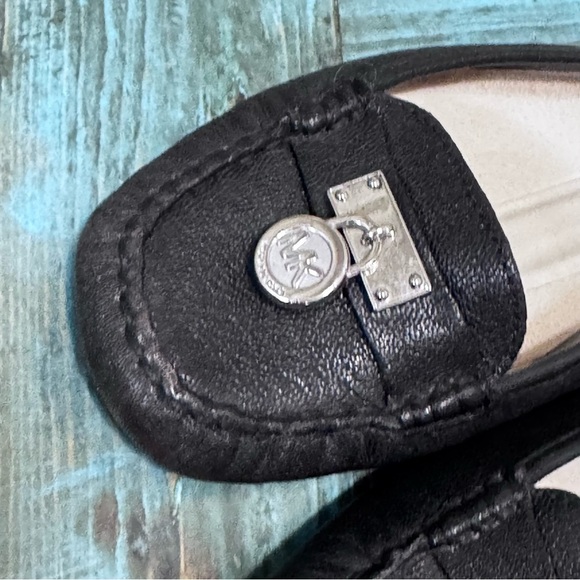 Michael Kors Women's HAMILTON MK Padlock Loafer Size 7 - Picture 5 of 14